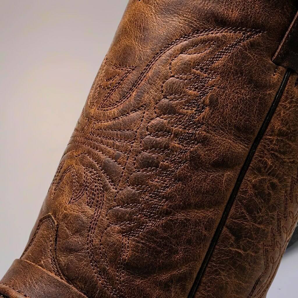 Men's harness boots for everyday fall and winter wear