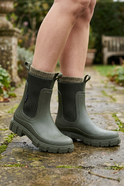 Women's Chelsea Rain Boot | Lugged Sole