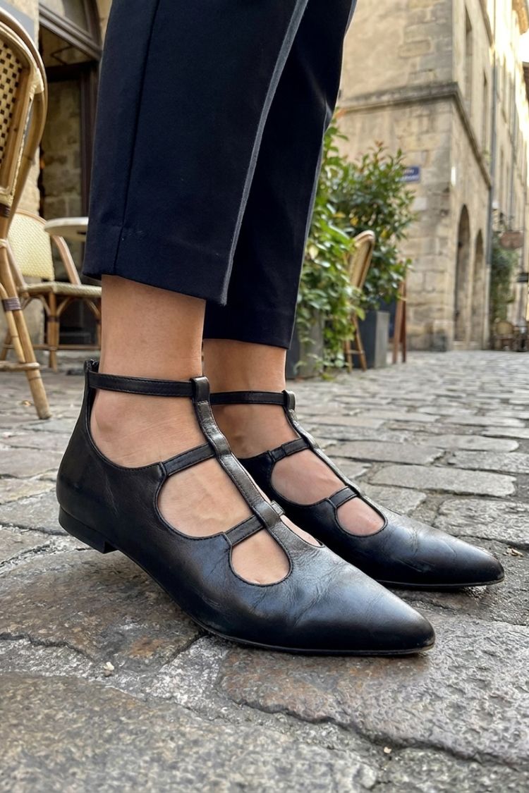 Women's T-Strap Pumps | Pointed Toe