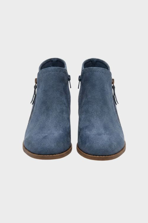 Women's ankle boots with pointed toe and side zip detail – 8