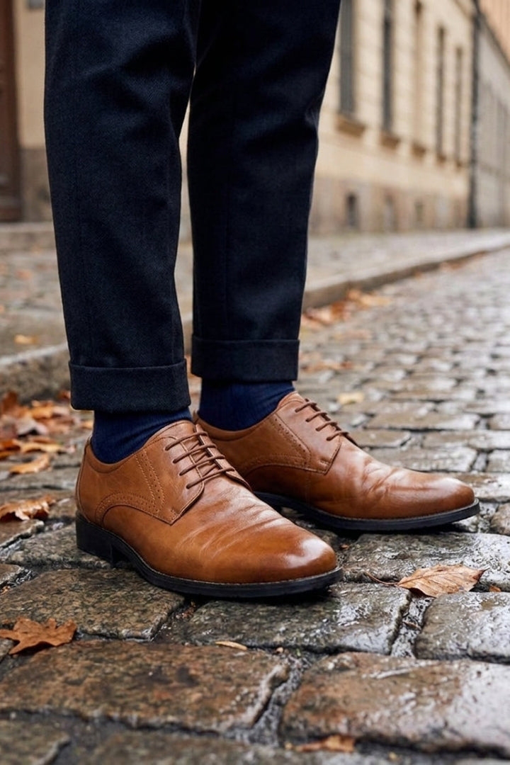 Men's derby shoes with round toe and perforated brogue detailing – 10