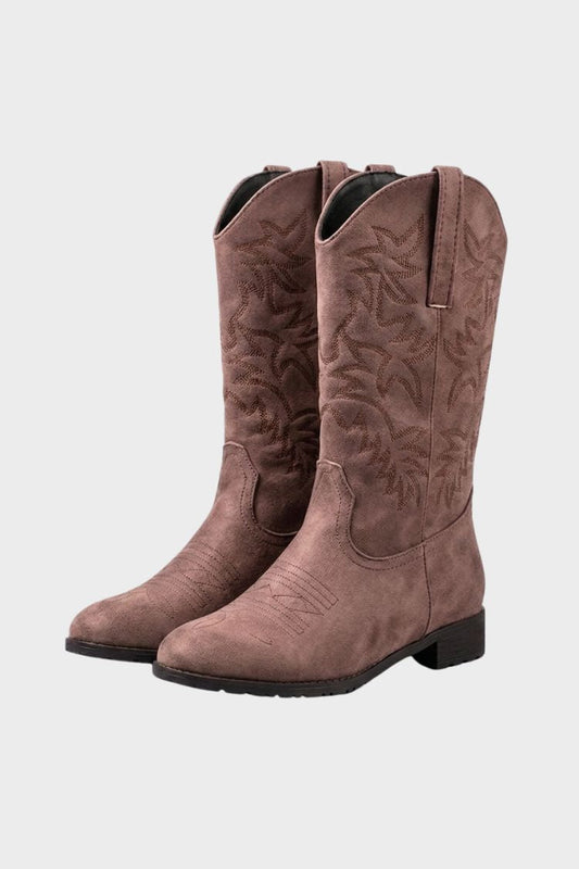 Unisex cowboy boots with embroidered stitching and pointed toe
