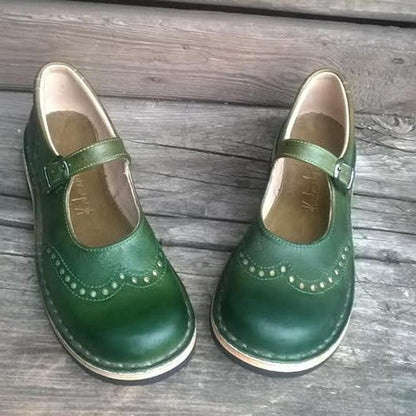Women's mary jane shoes with round toe and perforated brogue detailing – 8