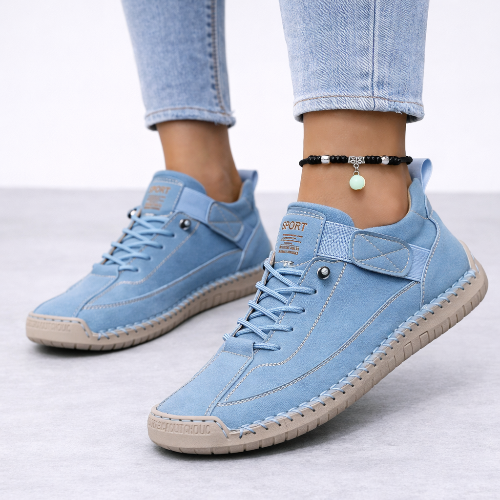 Women's low-top sneaker with lace-up closure and hook-and-loop strap – 4