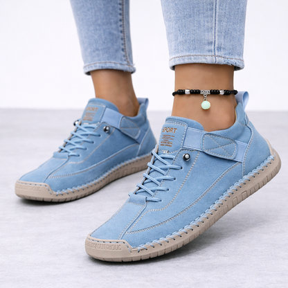 Women's low-top sneaker with lace-up closure and hook-and-loop strap – 4