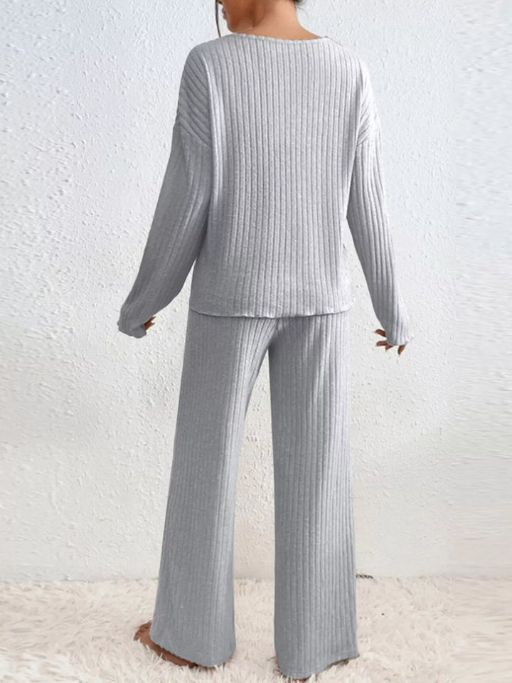 Back view of the gray ribbed lounge set with long sleeves