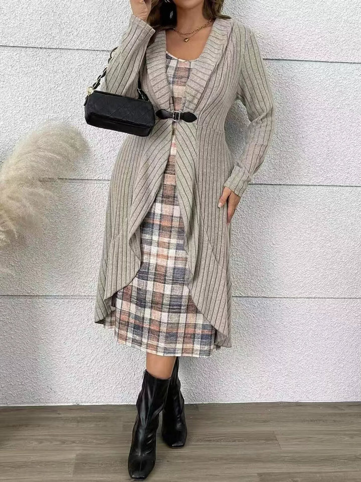 Ribbed cardigan and plaid midi dress in light gray, front view 2