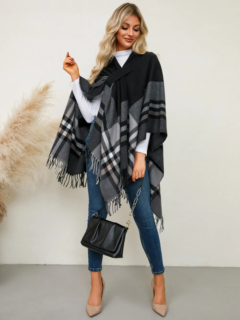 Plaid fringe hem open front in black, front view 2