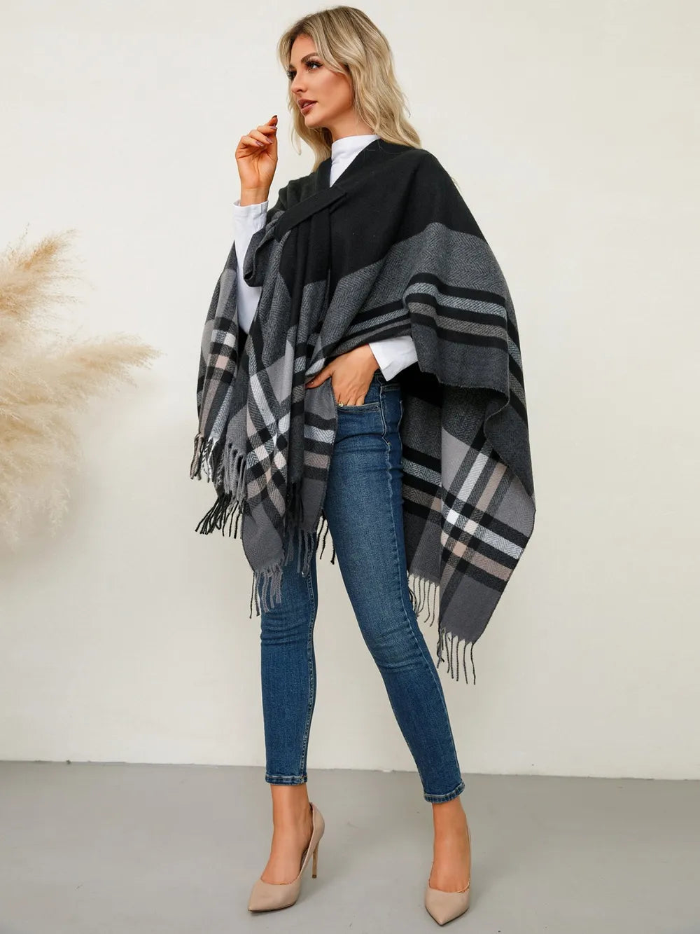 Plaid fringe hem open front in black, front view 3
