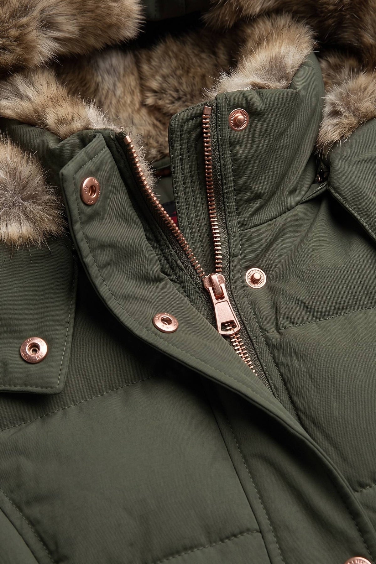 Women's Puffer Jacket | Fur-Trimmed Hood — Green — detail — on model