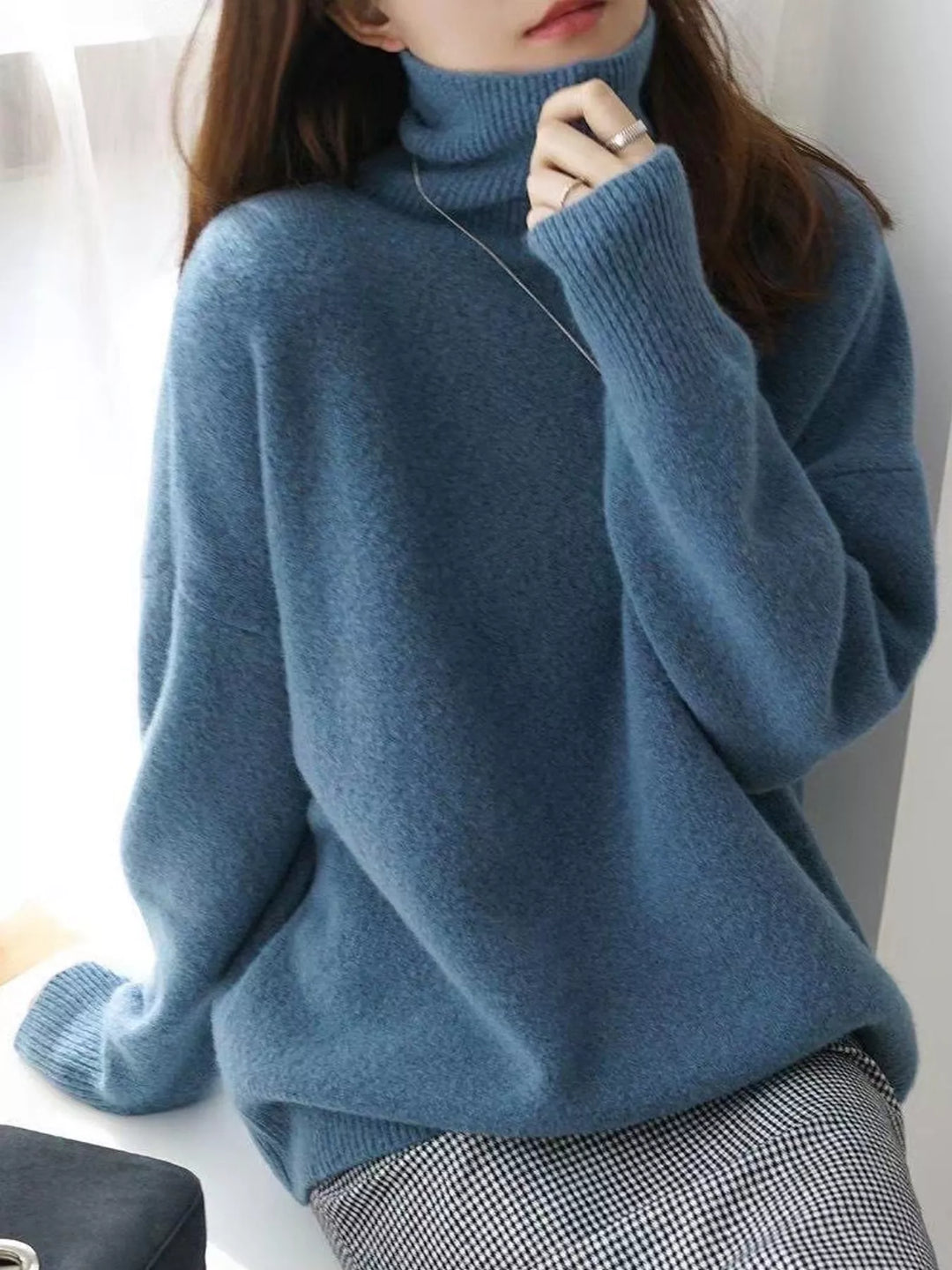 Oversized thermal dropped shoulder in blue, styled on model