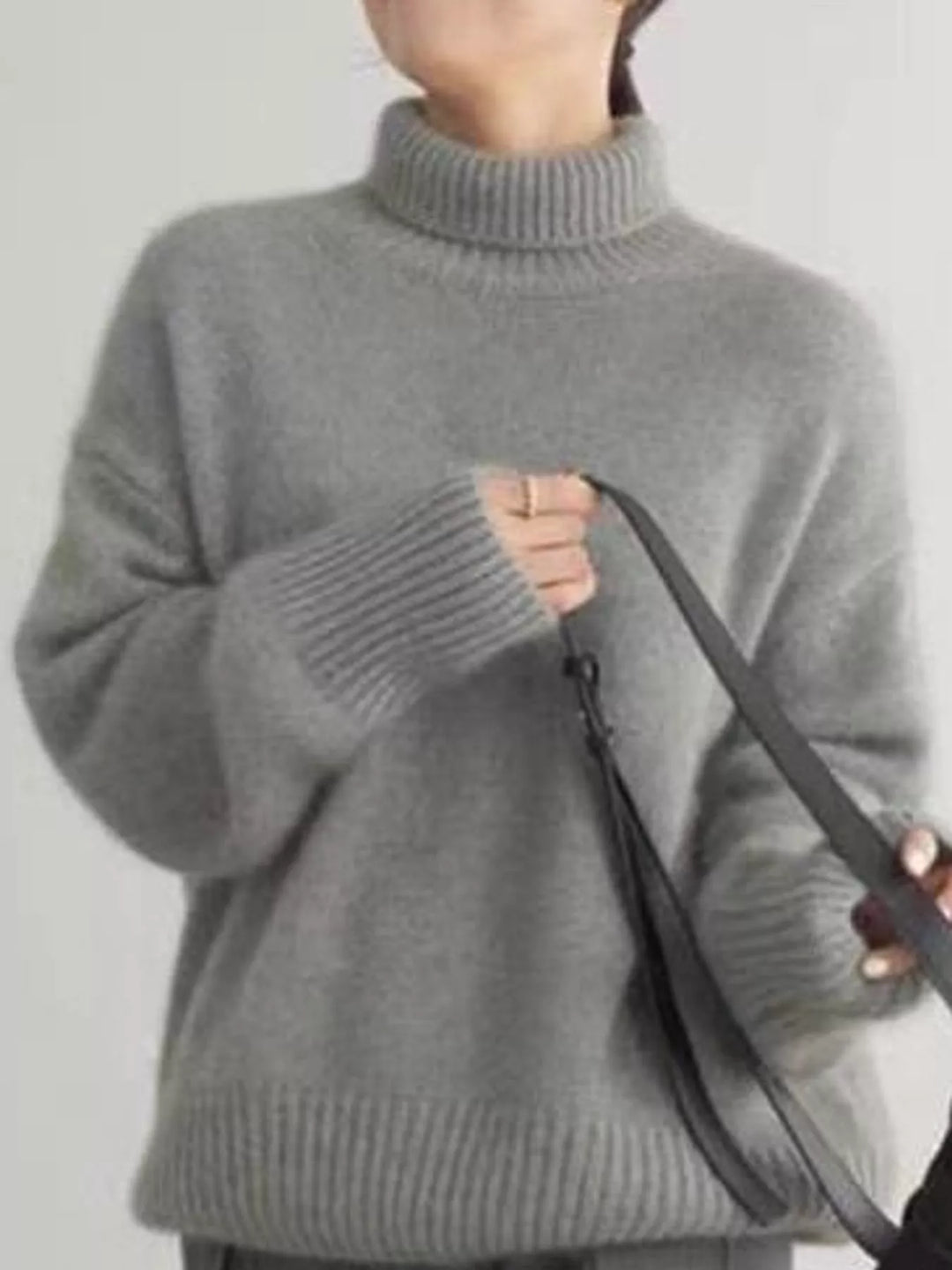 Oversized thermal dropped shoulder in gray, styled on model 3