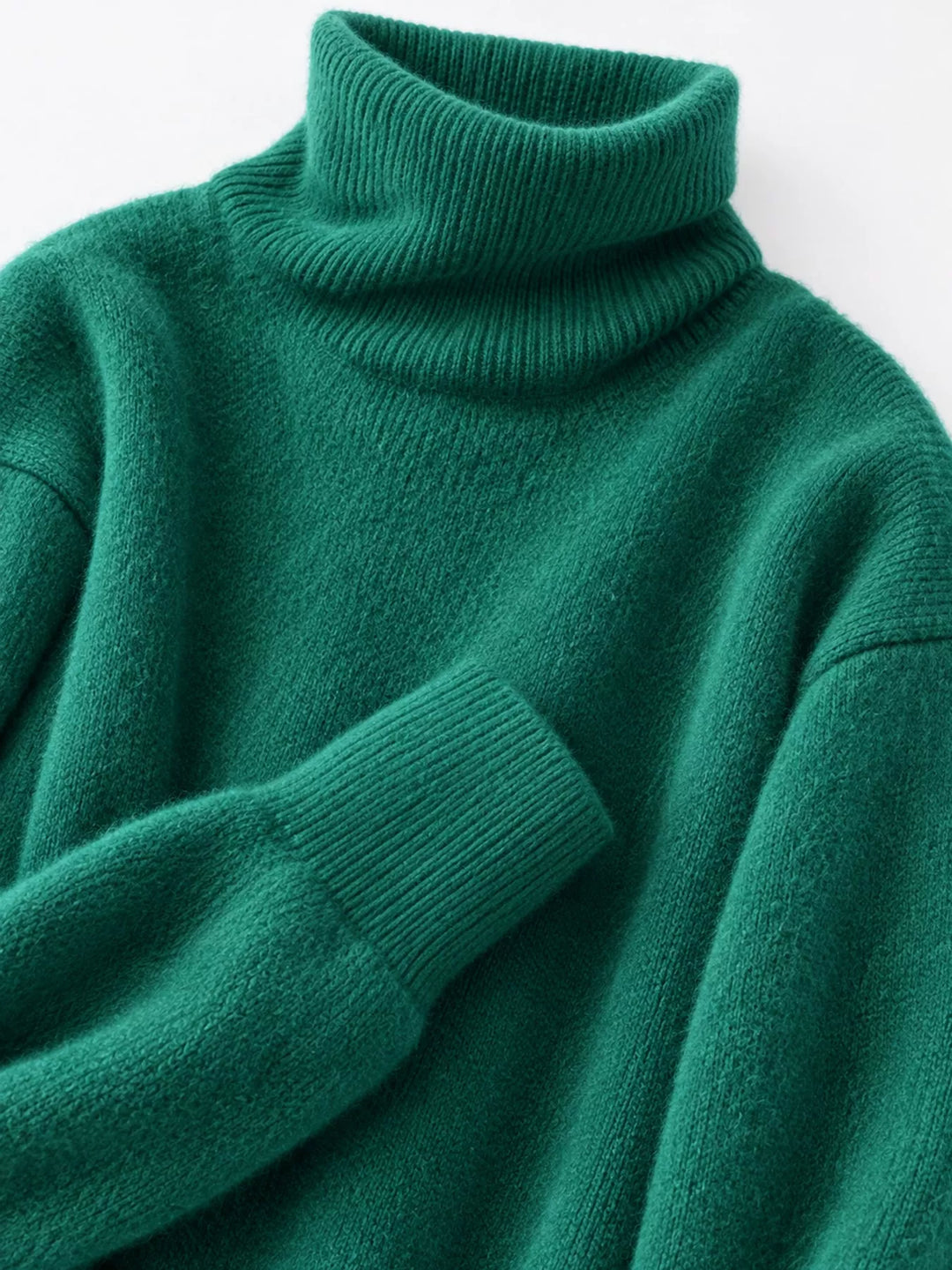 Oversized thermal dropped shoulder in green, close-up detail