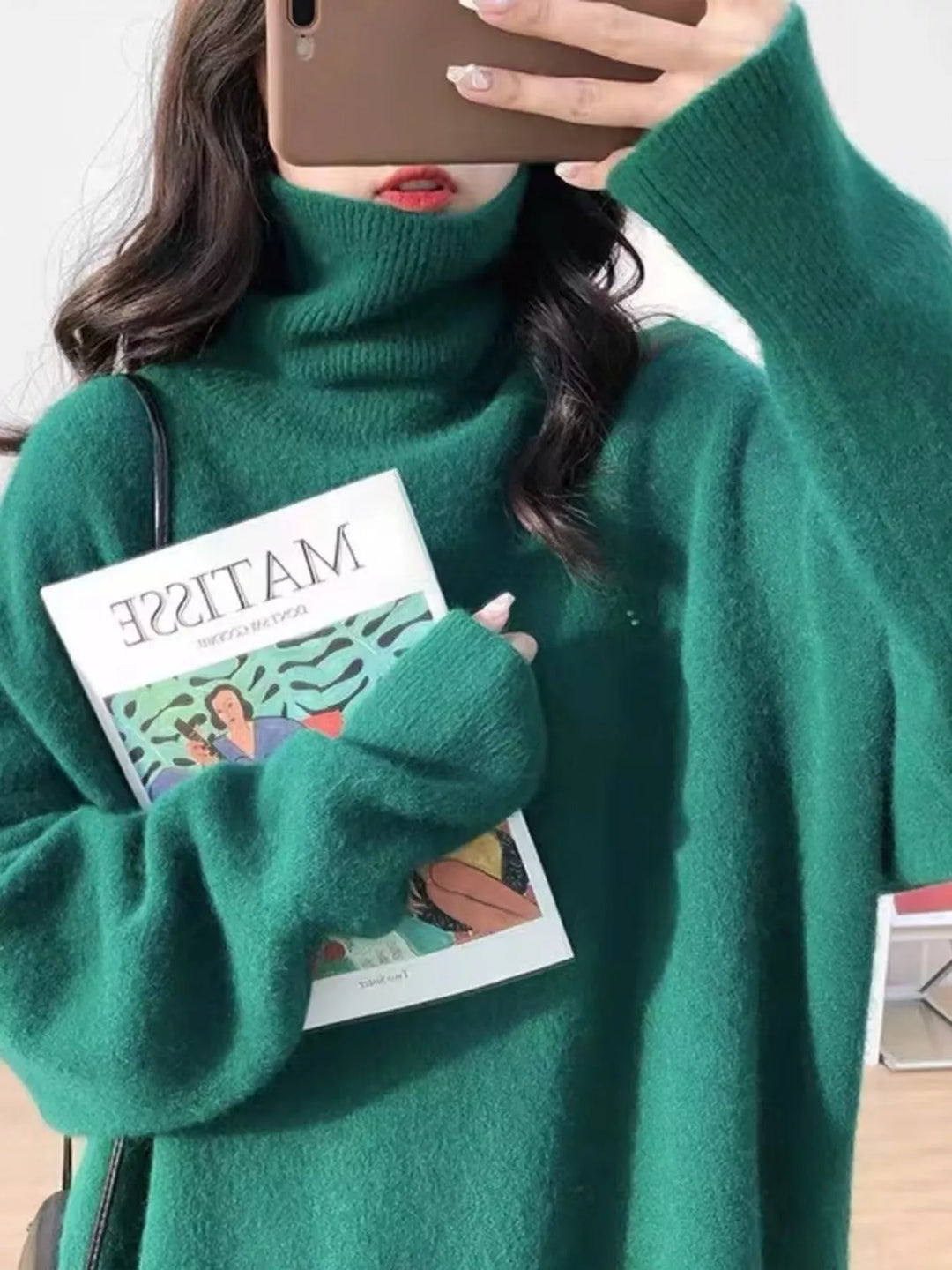 Oversized thermal dropped shoulder in green, styled on model