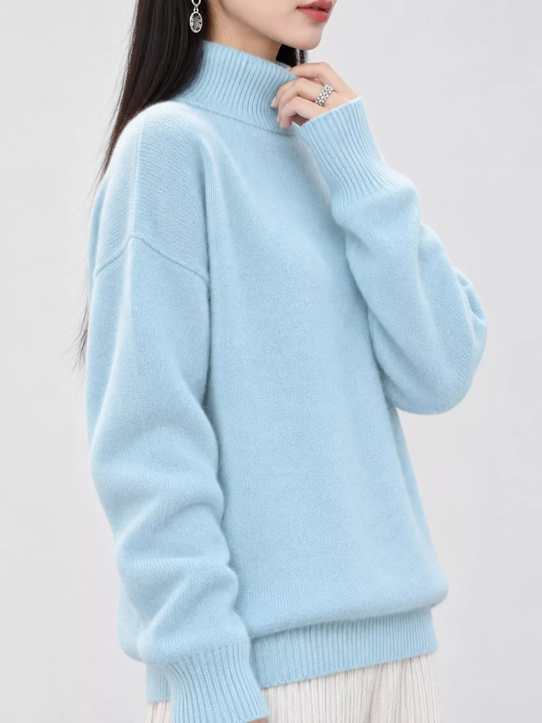 Oversized thermal dropped shoulder in light blue, front view