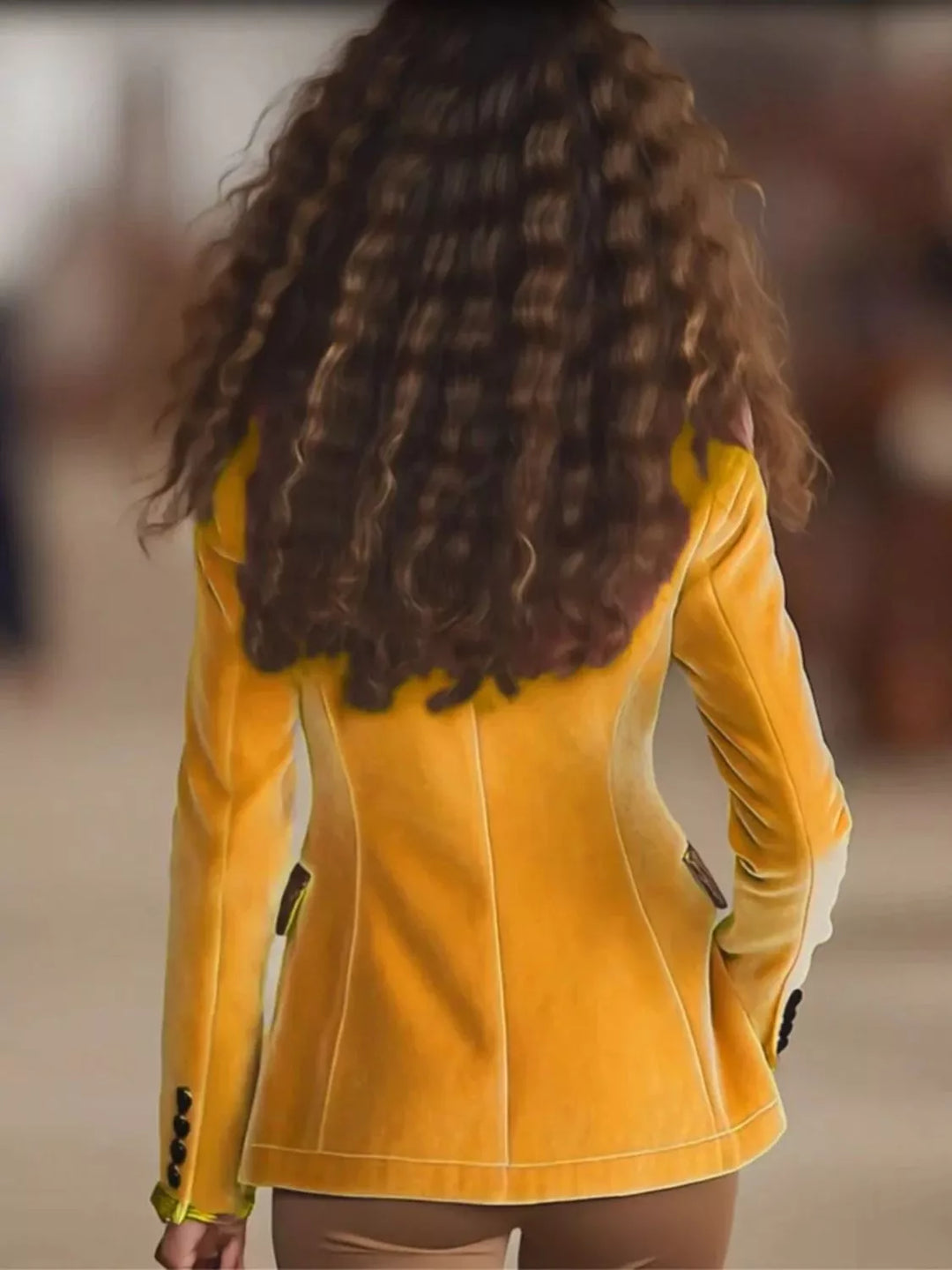 Leopard print lapel one button in yellow, back view