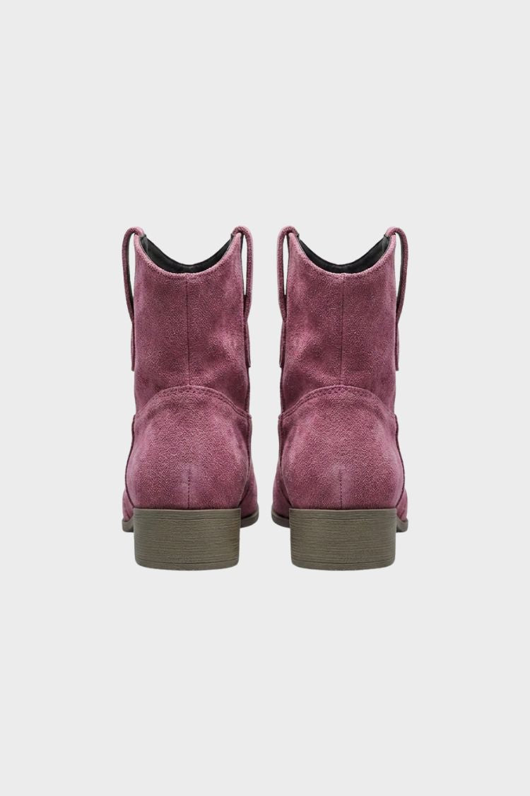 Burgundy western ankle boots seen from the back, block heel