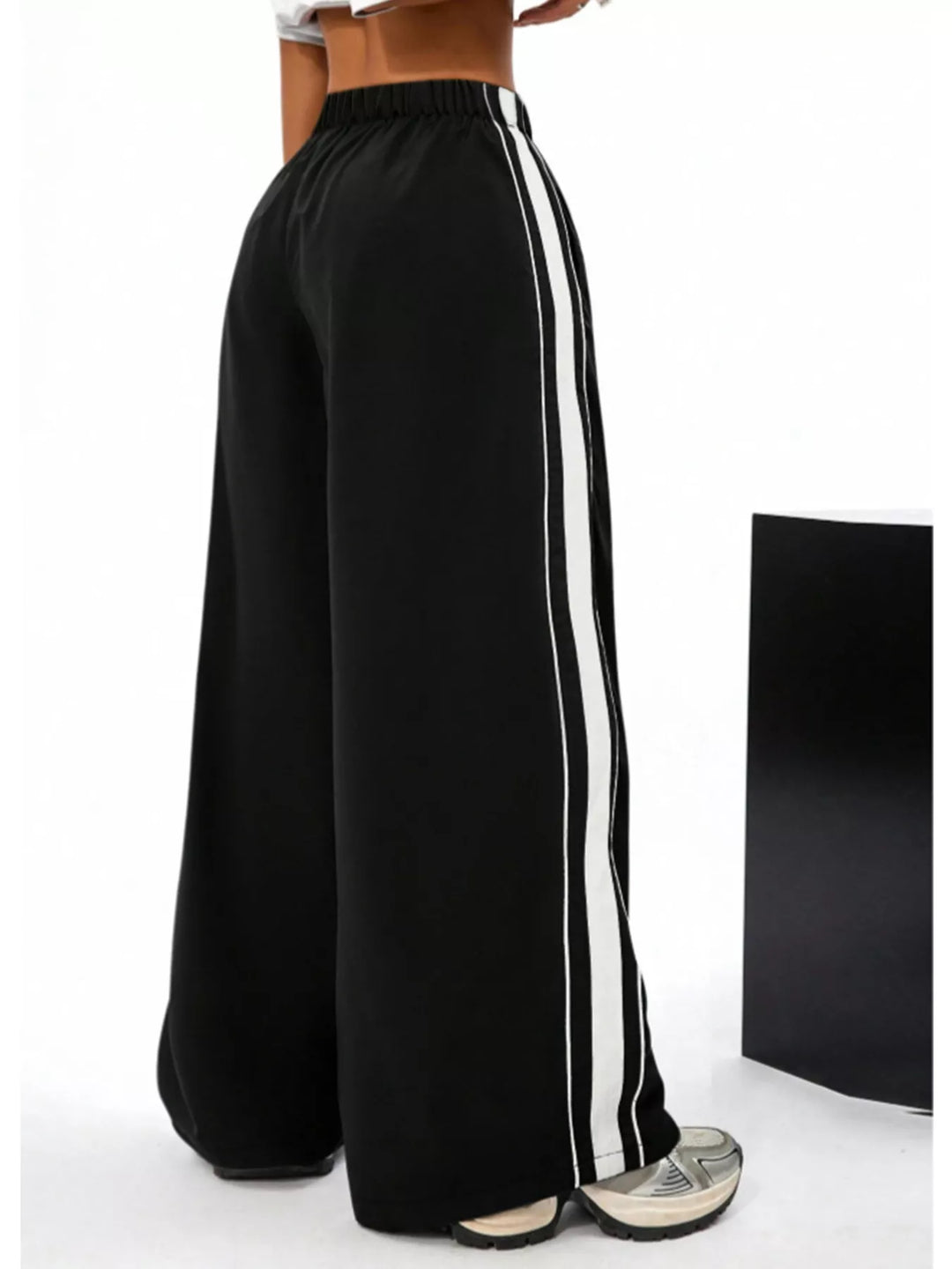 Contrast side stripes elastic waist baggy in black, back view