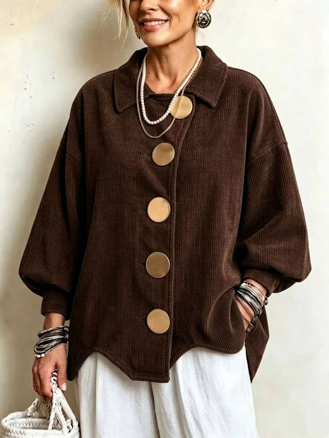 Corduroy-look scalloped hem round buttons in dark brown, front view