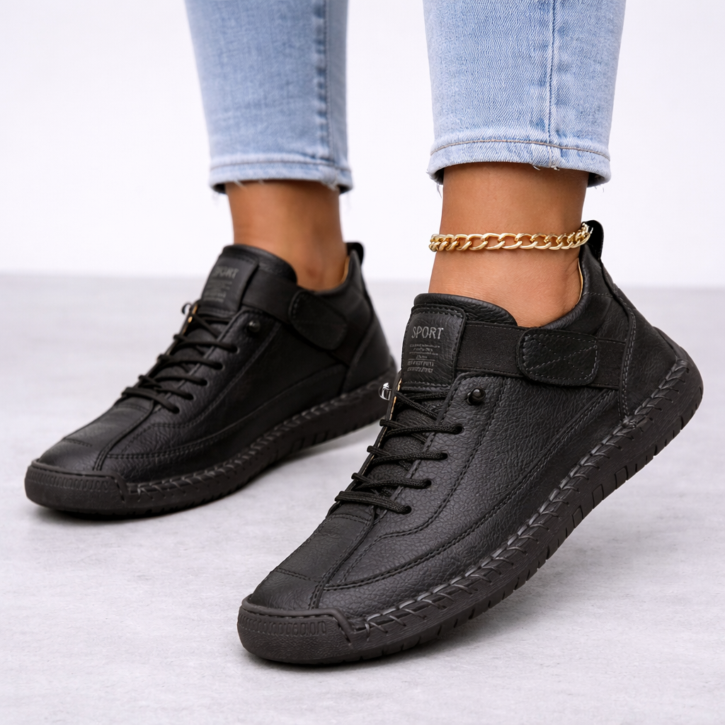Women's low-top sneaker with lace-up closure and hook-and-loop strap – 6
